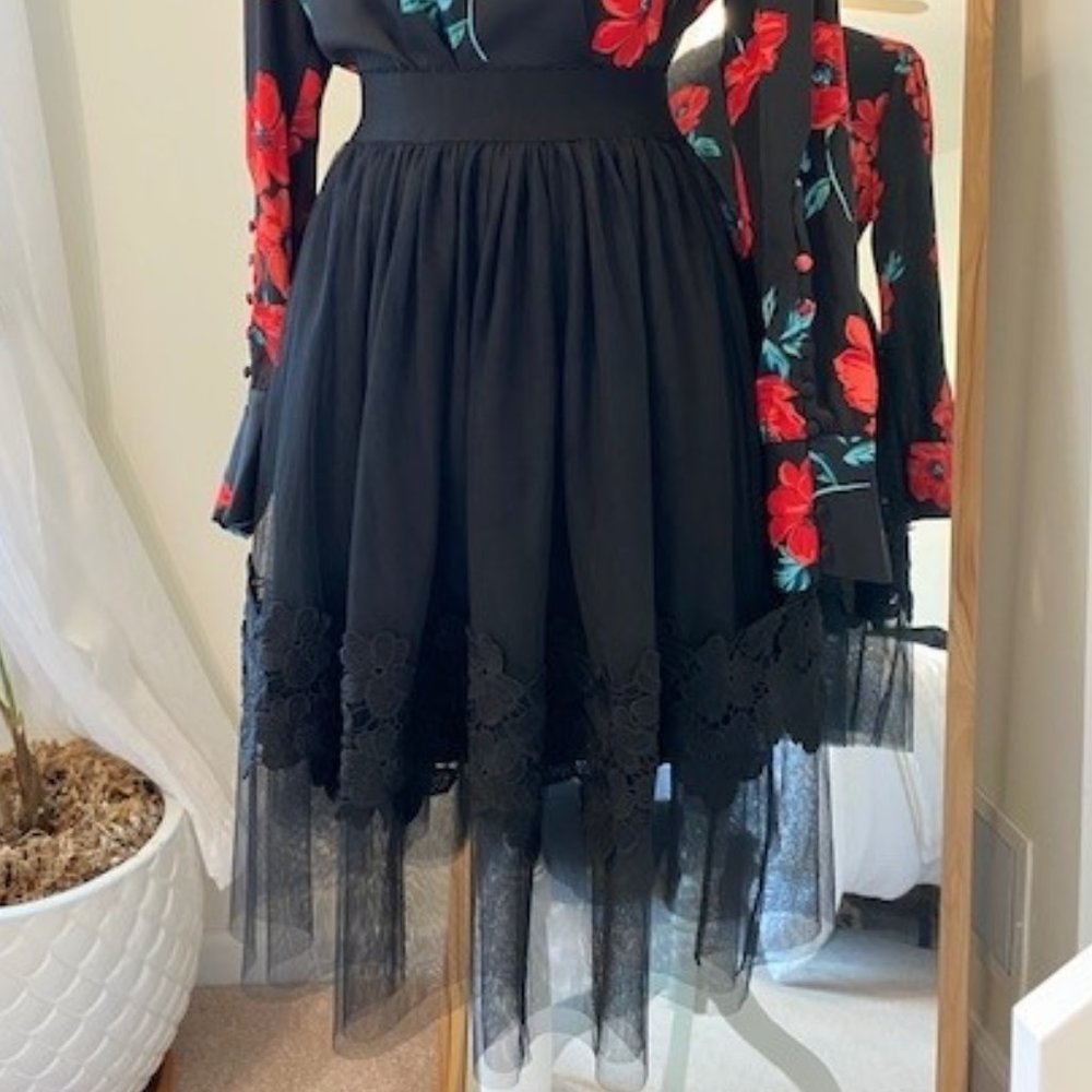 DINA BE Black tulle skirt with floral detail